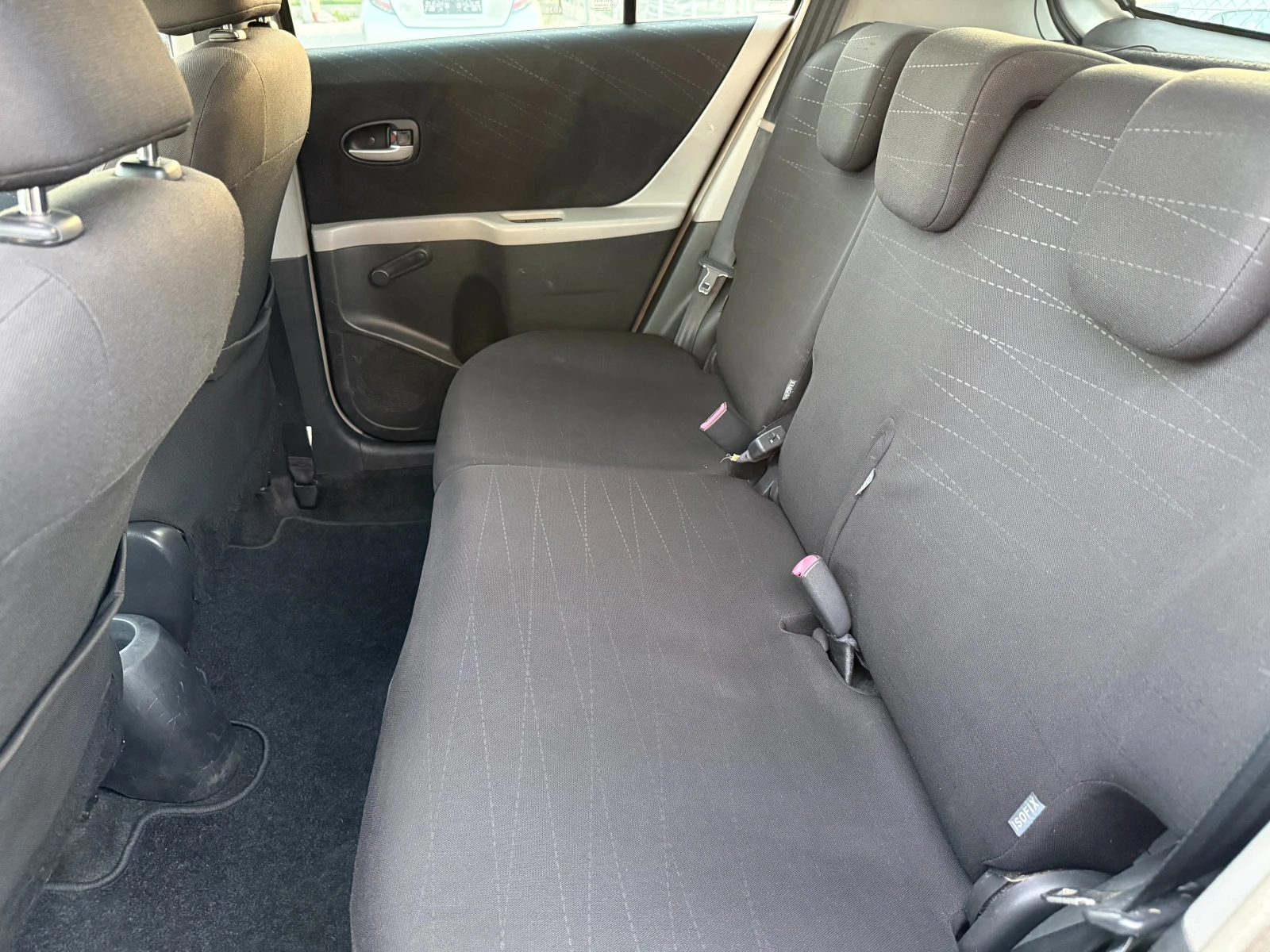 Toyota Yaris 1.4 d4d NAVI- ОТЛИЧНО СЪСТОЯНИЕ, снимка 8 - Автомобили и джипове - 54231831