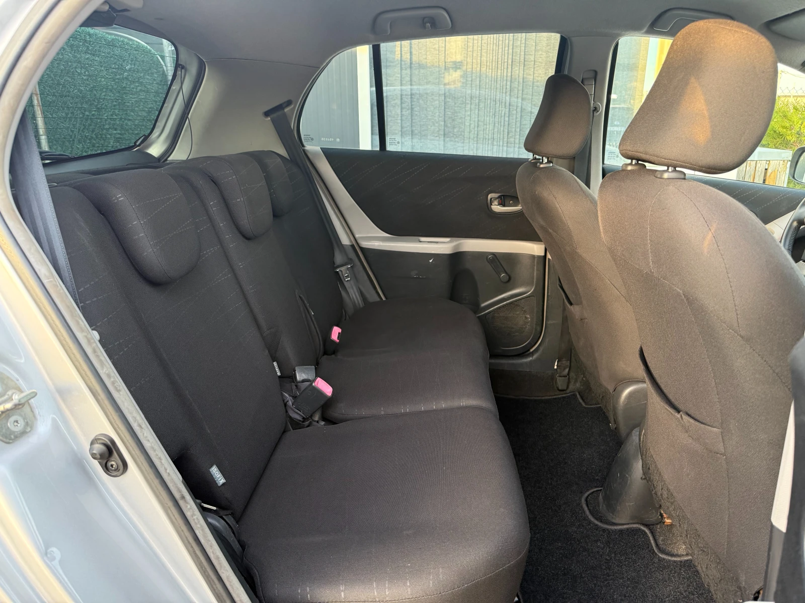 Toyota Yaris 1.4 d4d NAVI- ОТЛИЧНО СЪСТОЯНИЕ, снимка 9 - Автомобили и джипове - 54231831