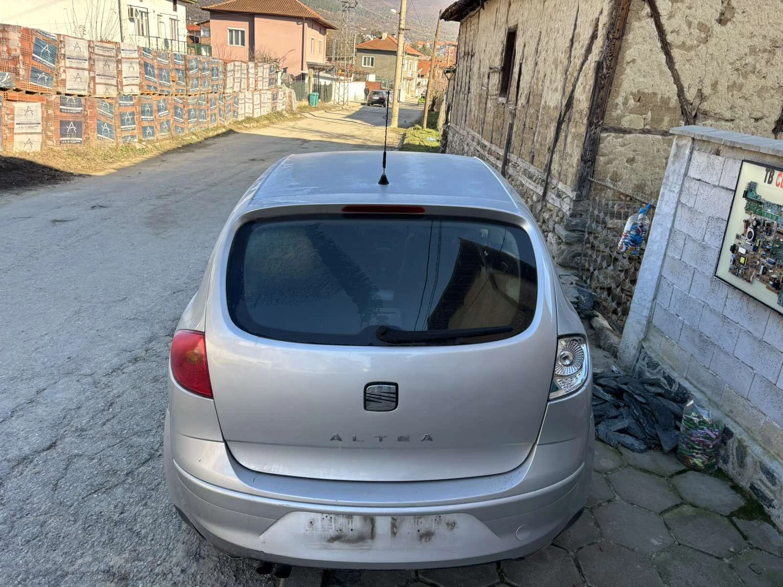 Seat Altea 1.9, снимка 3 - Автомобили и джипове - 54300609