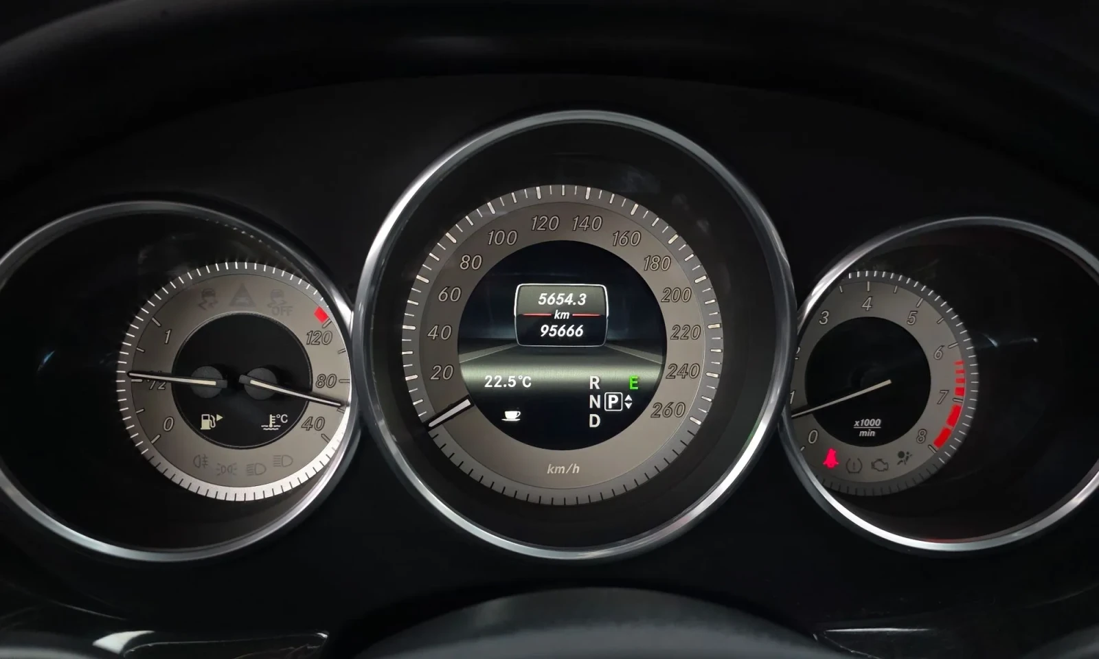Mercedes-Benz CLS 350 OБДУХВАНЕ* БЕЗ ЩЕТИ, снимка 8 - Автомобили и джипове - 54422004