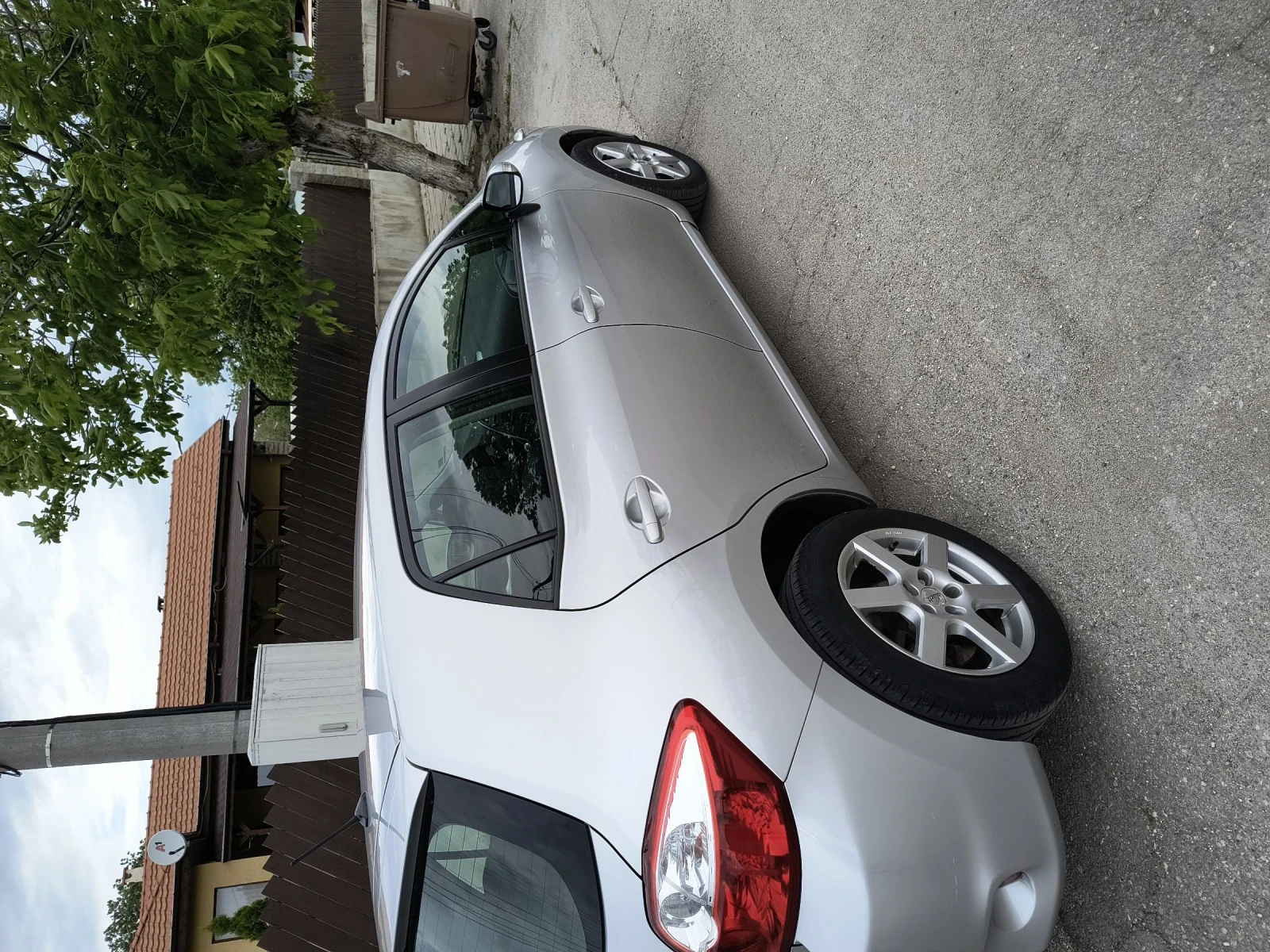 Toyota Auris 1.4D4D 90 k.с., снимка 4 - Автомобили и джипове - 54575020