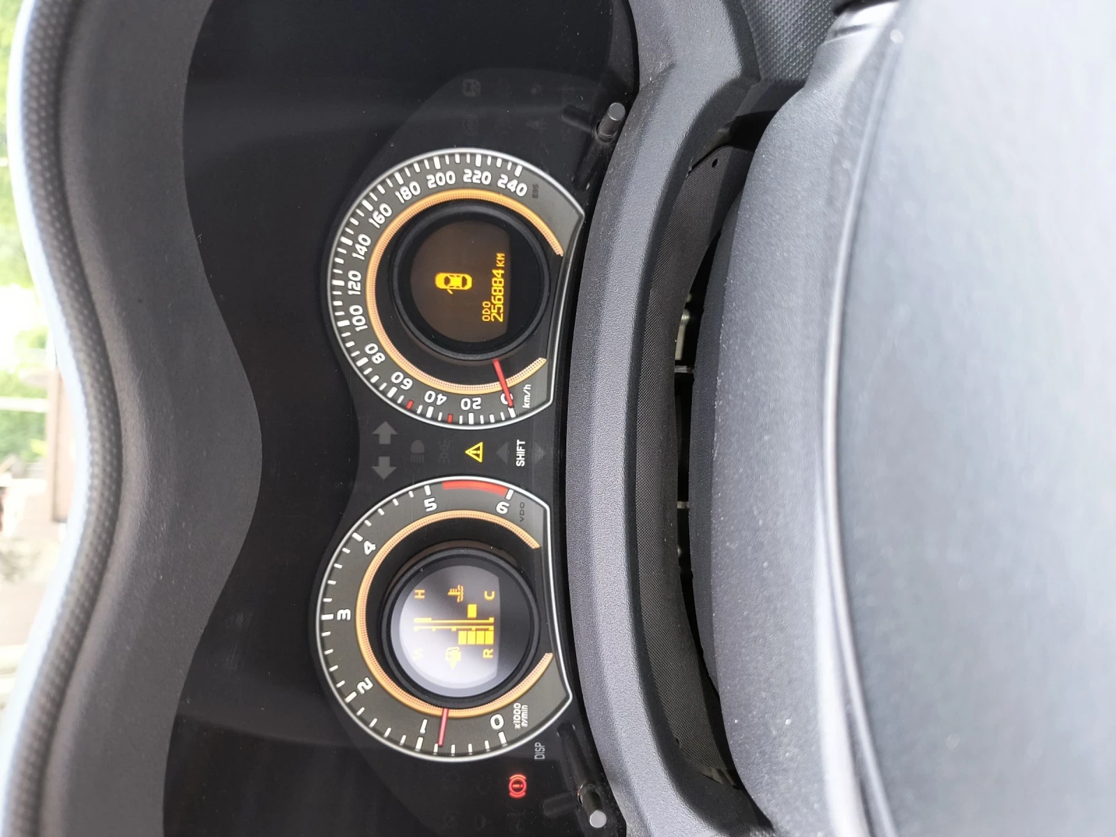 Toyota Auris 1.4D4D 90 k.с., снимка 8 - Автомобили и джипове - 54575020