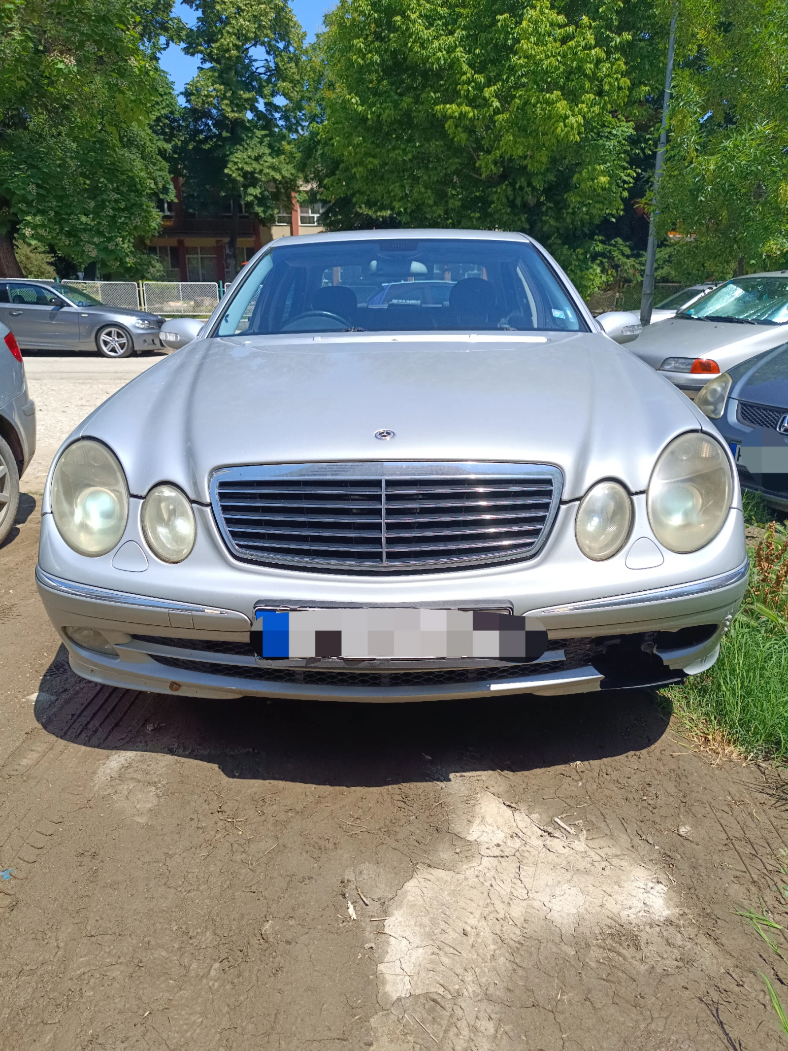 Mercedes-Benz E 220, снимка 4 - Автомобили и джипове - 54812310