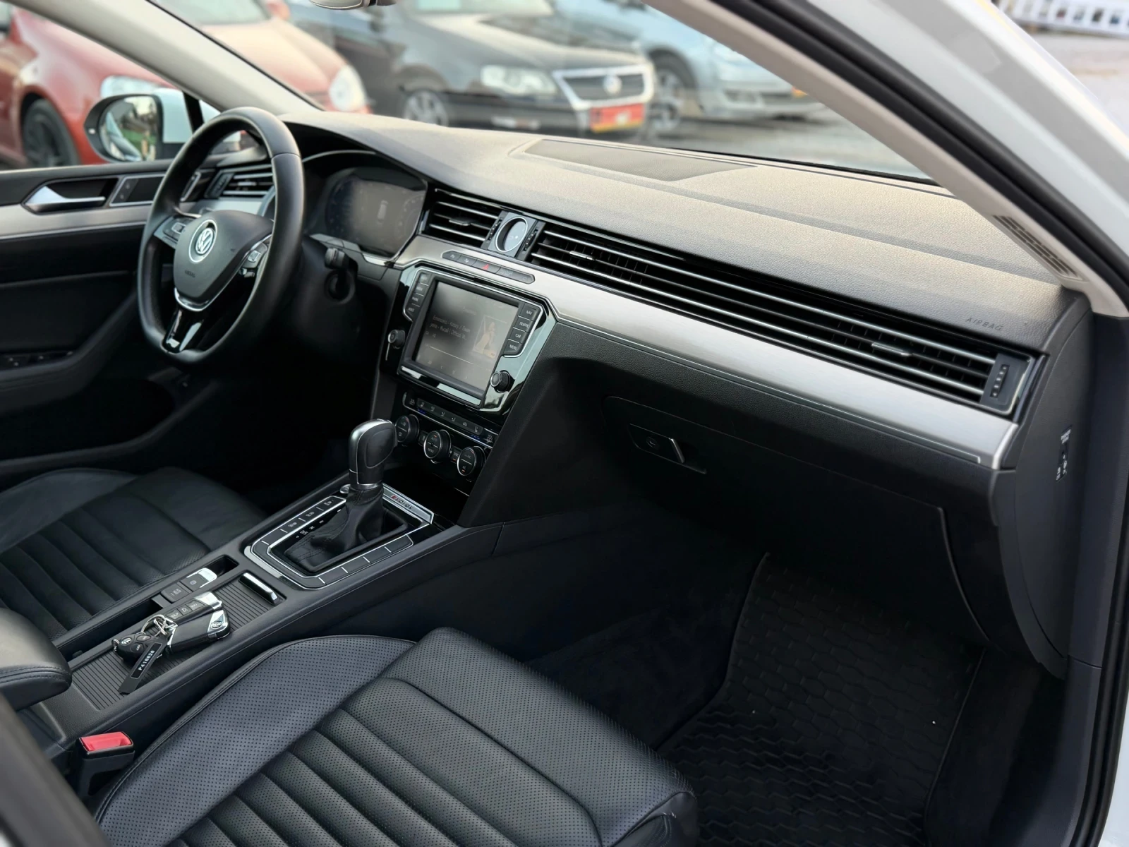 VW Passat 2.0TDI 240кс DSG ОБДУХВАНЕ МАСАЖ DYNAUDIO FULL , снимка 14 - Автомобили и джипове - 55105728