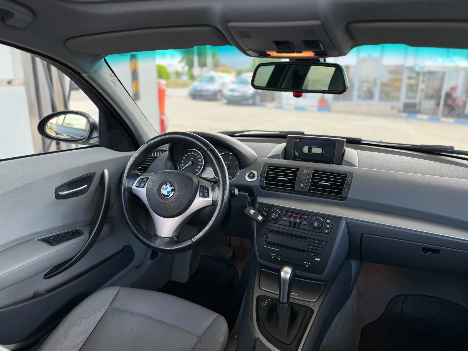 BMW 120 Navi/Xenon/Подгрев/шибидах, снимка 12 - Автомобили и джипове - 55142712