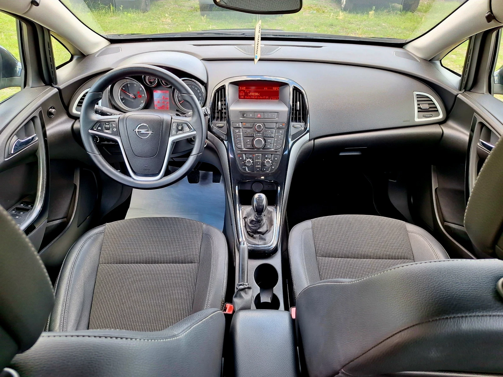 Opel Astra 1.6CDTI* Sports Touerer* Euro 6, снимка 10 - Автомобили и джипове - 55266697