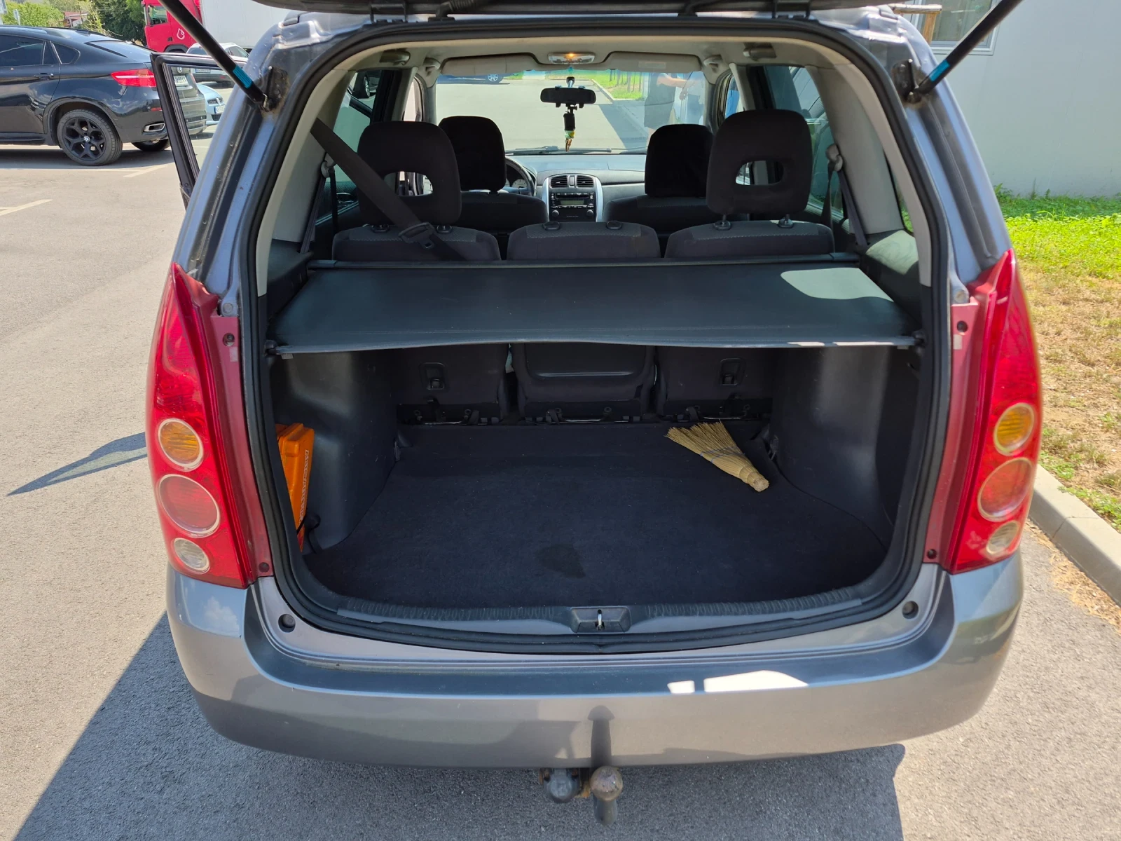 Mazda Premacy 2.0 TD, снимка 13 - Автомобили и джипове - 55603634