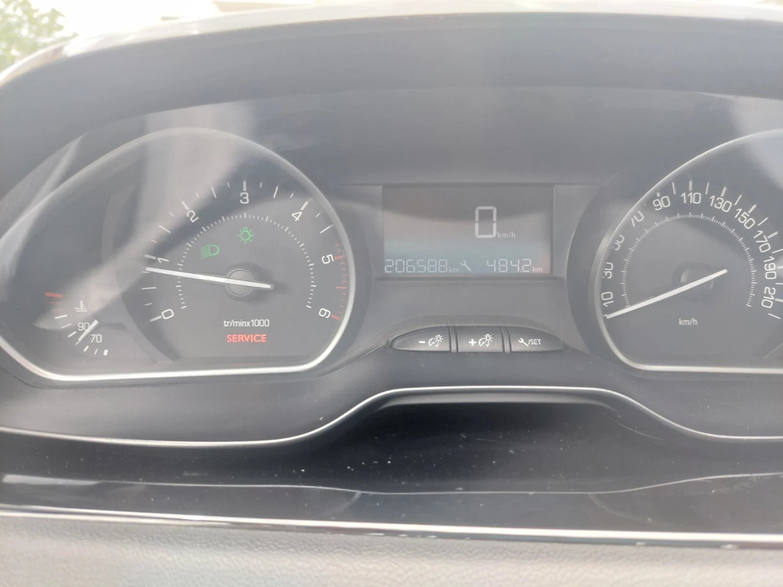 Peugeot 208, снимка 11 - Автомобили и джипове - 55666127