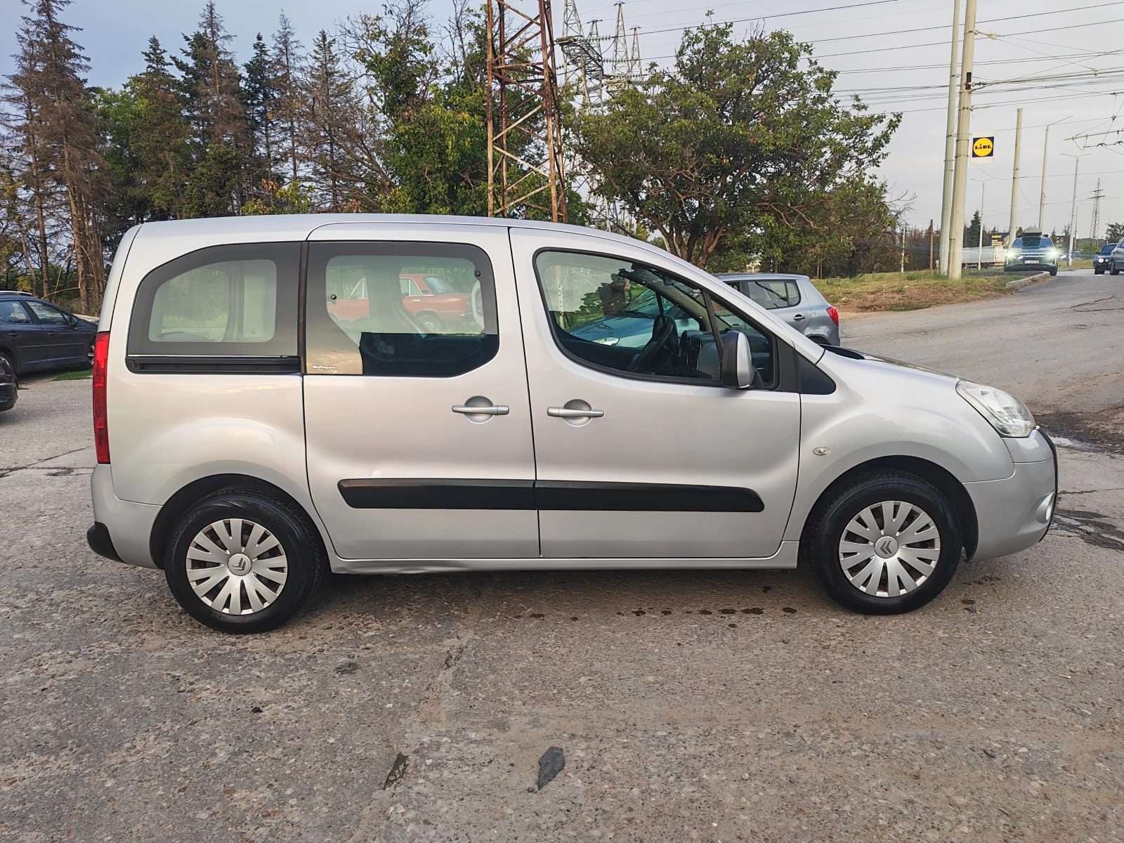 Citroen Berlingo 1.6i-MULTISPACE, снимка 8 - Автомобили и джипове - 55838500