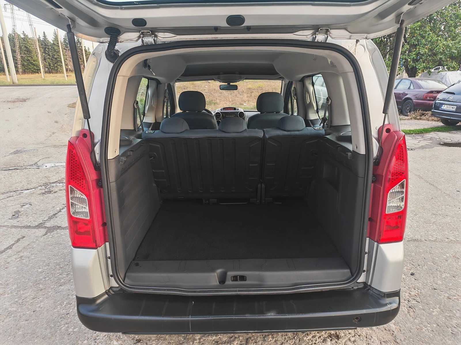 Citroen Berlingo 1.6i-MULTISPACE, снимка 14 - Автомобили и джипове - 55838500