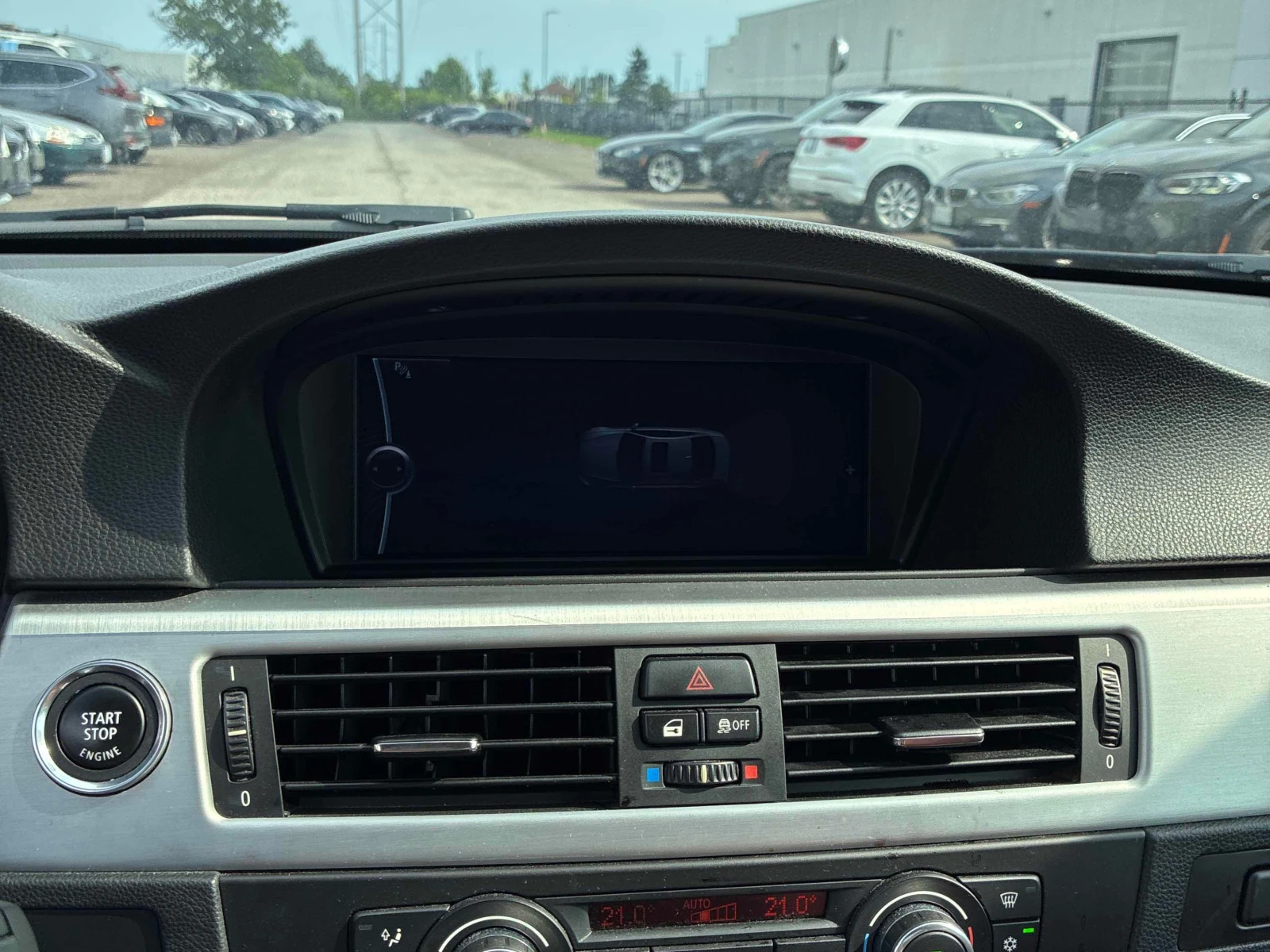 BMW 335 i xDrive / CARFAX / ПАНОРАМА / 2 ЧИФТА ГУМИ , снимка 10 - Автомобили и джипове - 55938389
