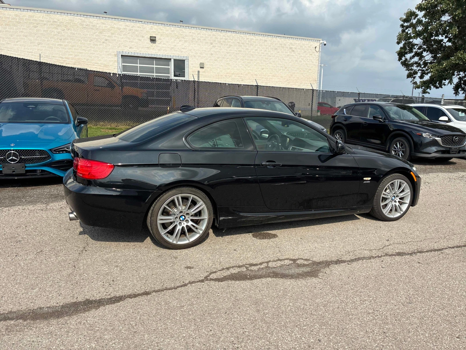 BMW 335 i xDrive / CARFAX / ПАНОРАМА / 2 ЧИФТА ГУМИ , снимка 3 - Автомобили и джипове - 55938389