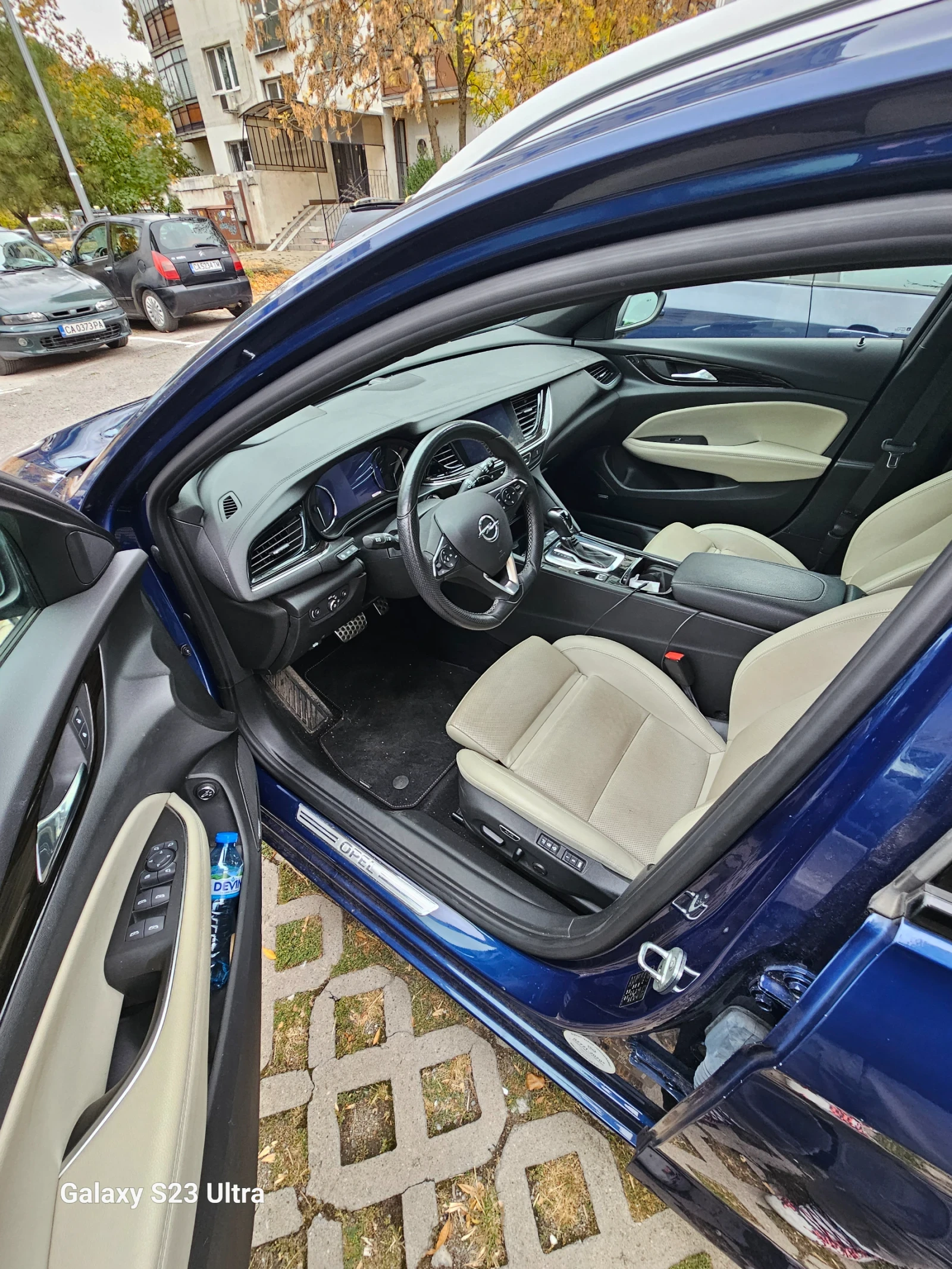 Opel Insignia Sport Tourer 2.0d Ultimate , снимка 9 - Автомобили и джипове - 56637417