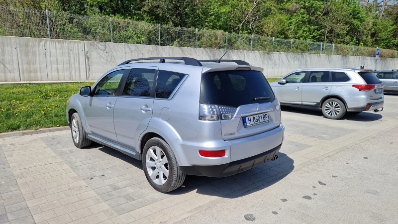 Mitsubishi Outlander 2.2 DI-D LP Intense+ , снимка 6 - Автомобили и джипове - 48245724