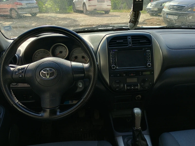 Toyota Rav4 Д4Д, снимка 11 - Автомобили и джипове - 46483211