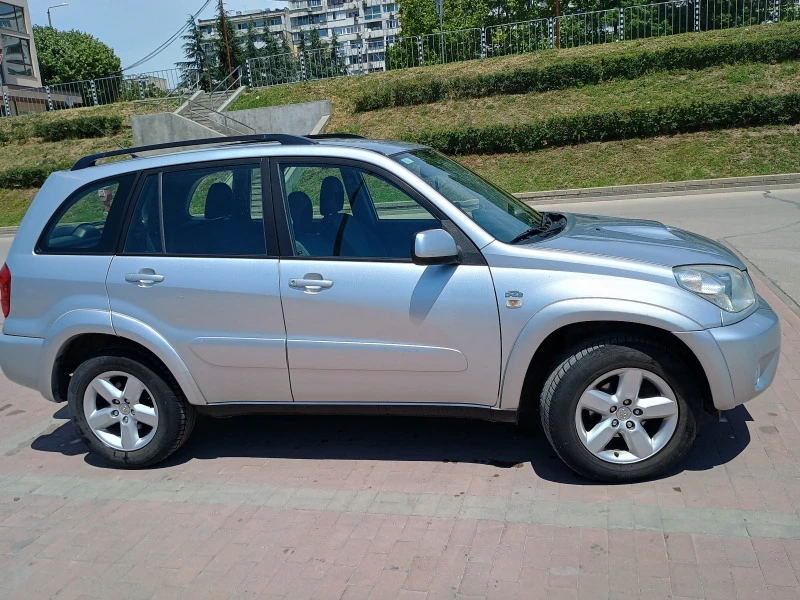 Toyota Rav4 Д4Д, снимка 1 - Автомобили и джипове - 46483211