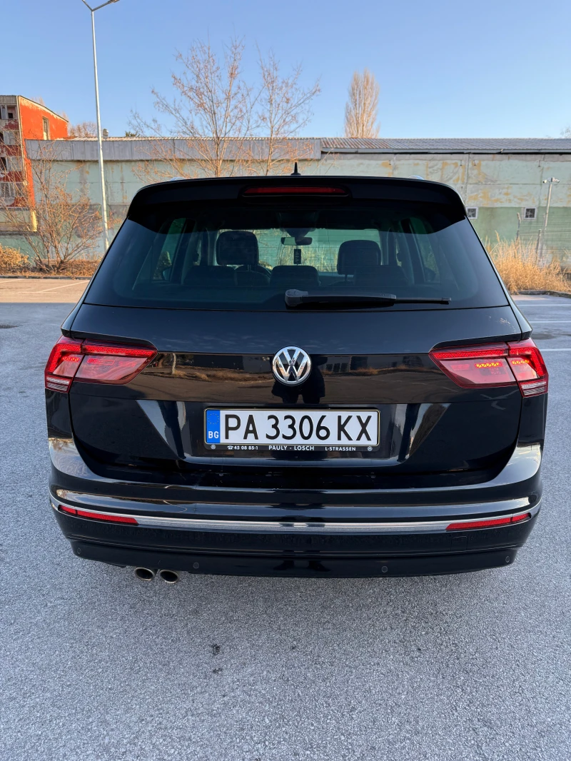 VW Tiguan R-Line 4x4, Digital, LED, Кожа, снимка 7 - Автомобили и джипове - 48502855