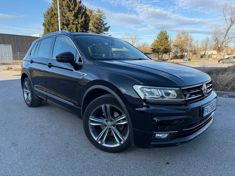 VW Tiguan R-Line 4x4, Digital, LED, Кожа, снимка 4 - Автомобили и джипове - 48502855