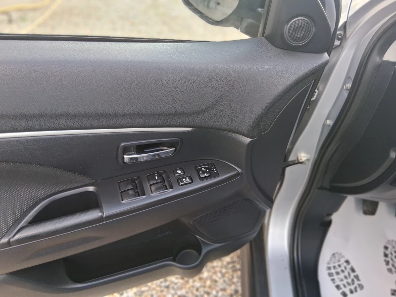 Mitsubishi ASX 1.6 бензин , снимка 12 - Автомобили и джипове - 51422585