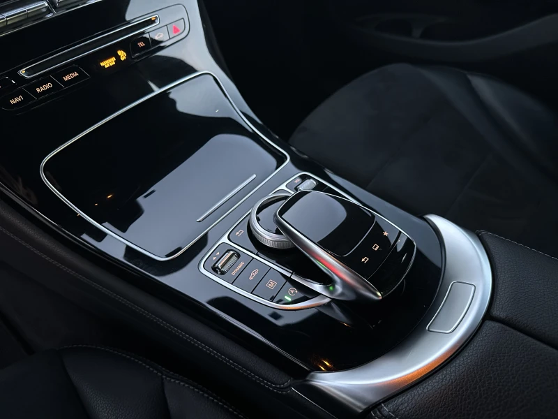 Mercedes-Benz GLC 250 d 4MATIC AMG LINE, снимка 15 - Автомобили и джипове - 52859495