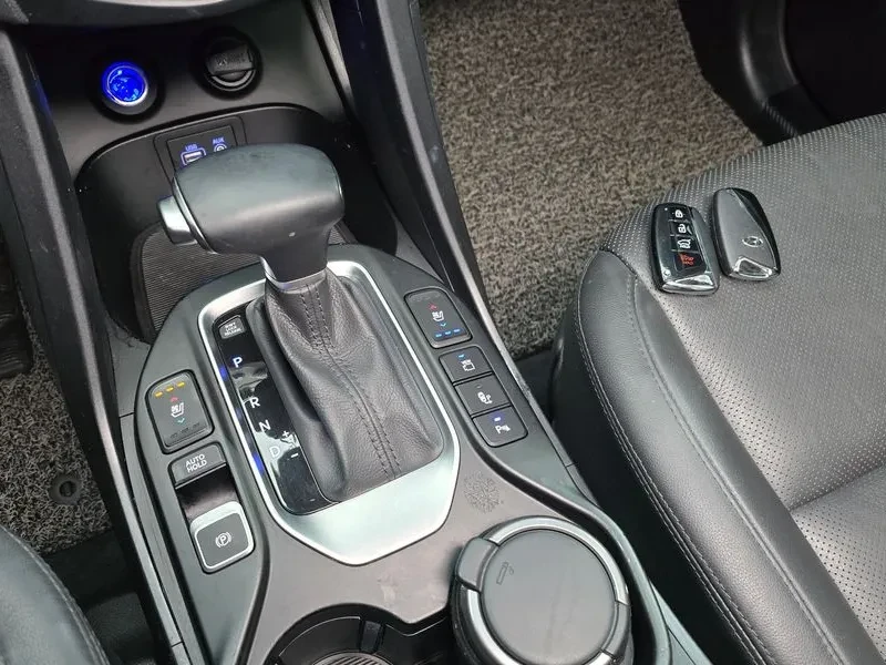 Hyundai Santa fe 2.0 CRDi 4WD, снимка 9 - Автомобили и джипове - 53958365