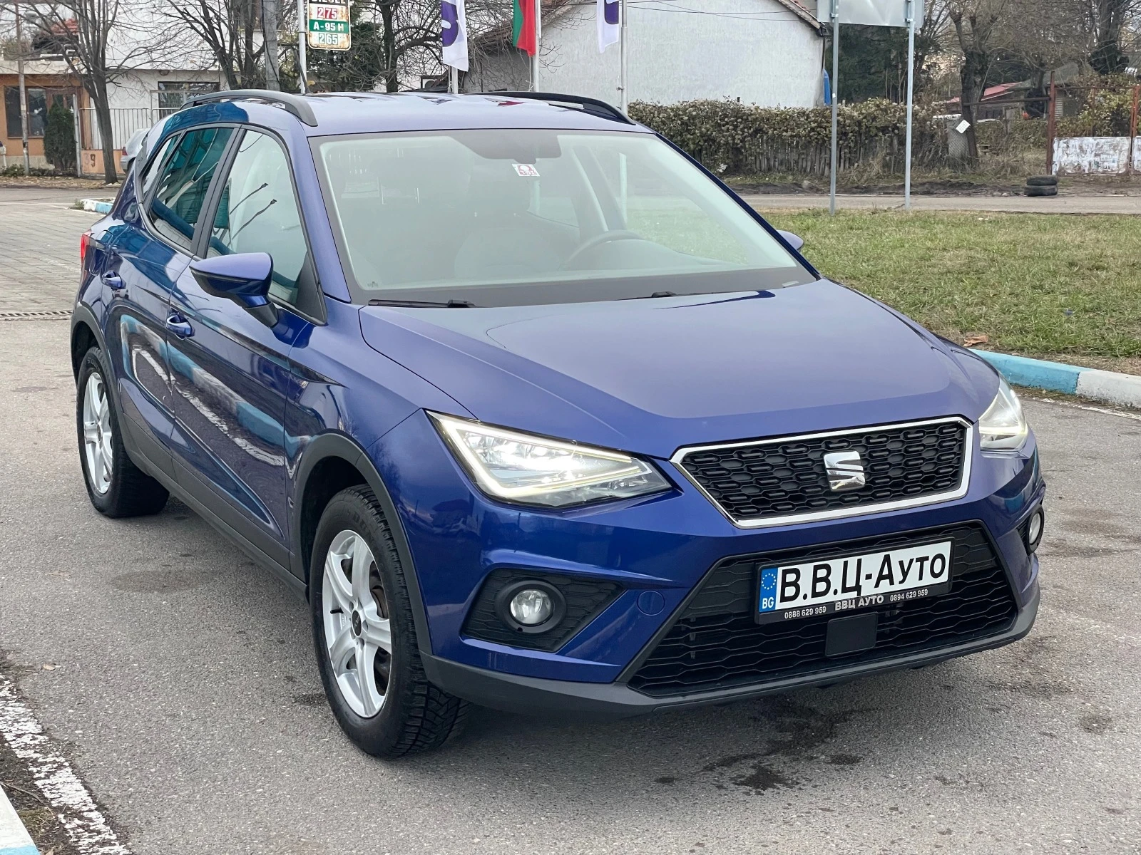 Seat Arona TSi 115кс/LED/Навигация/Дистроник/Сервизна история - изображение 3