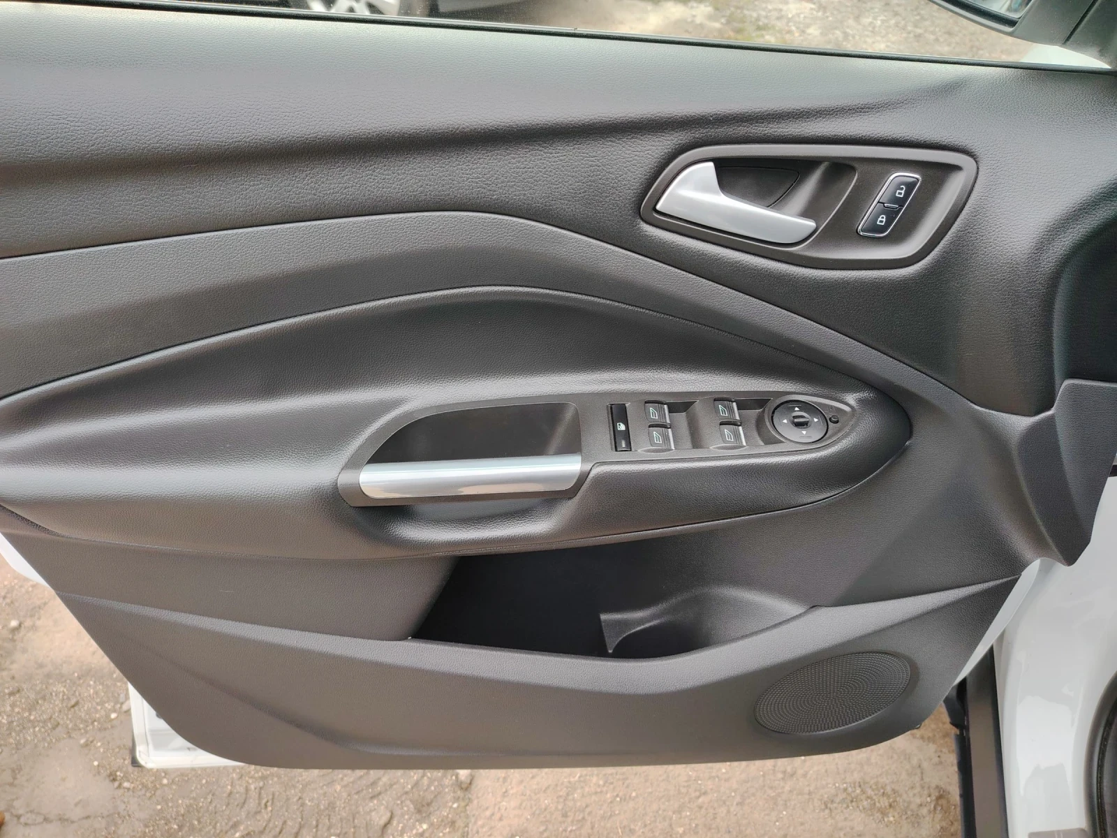 Ford Kuga 2.0 - изображение 10