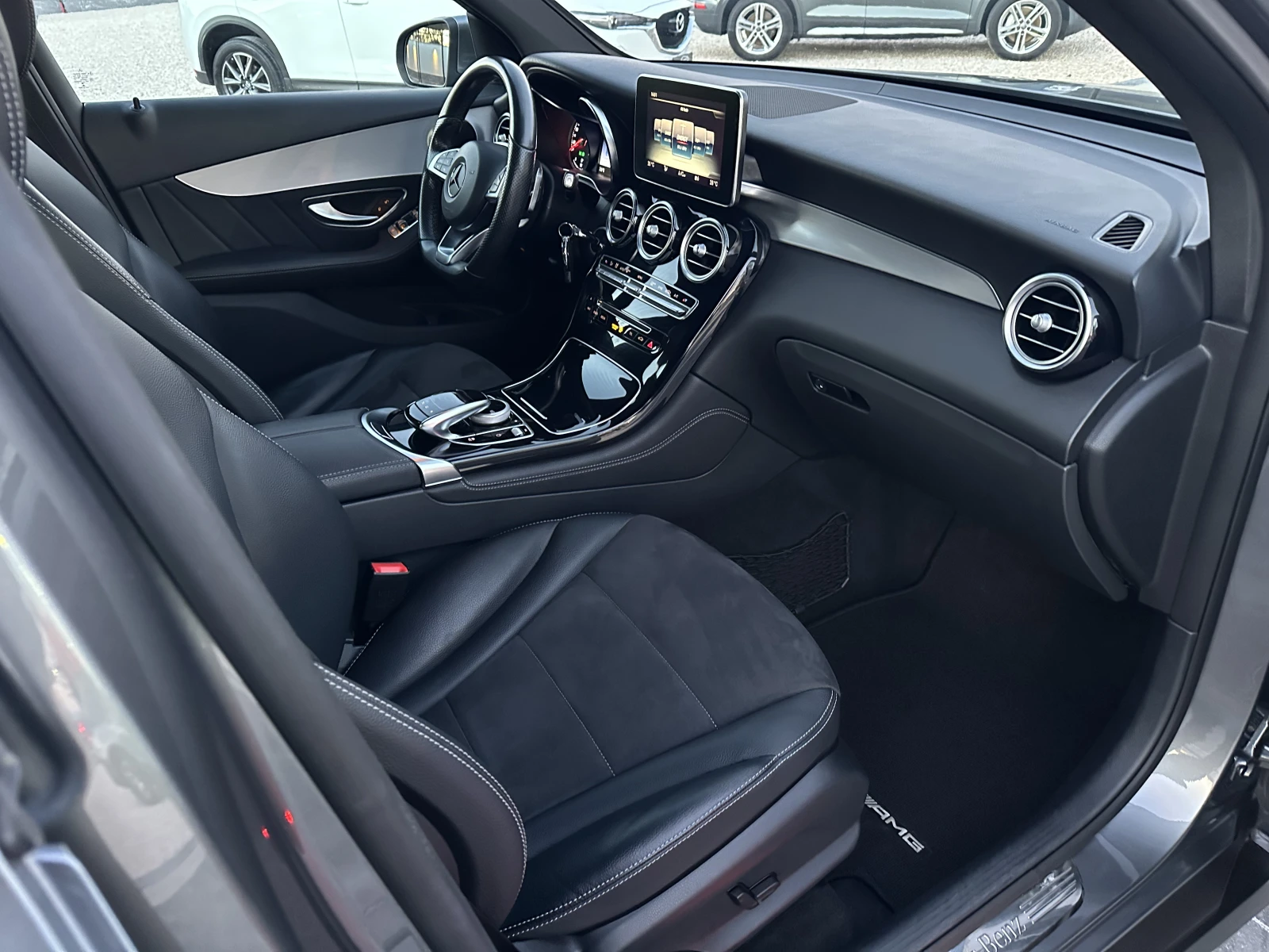 Mercedes-Benz GLC 250 d 4MATIC AMG LINE - изображение 10