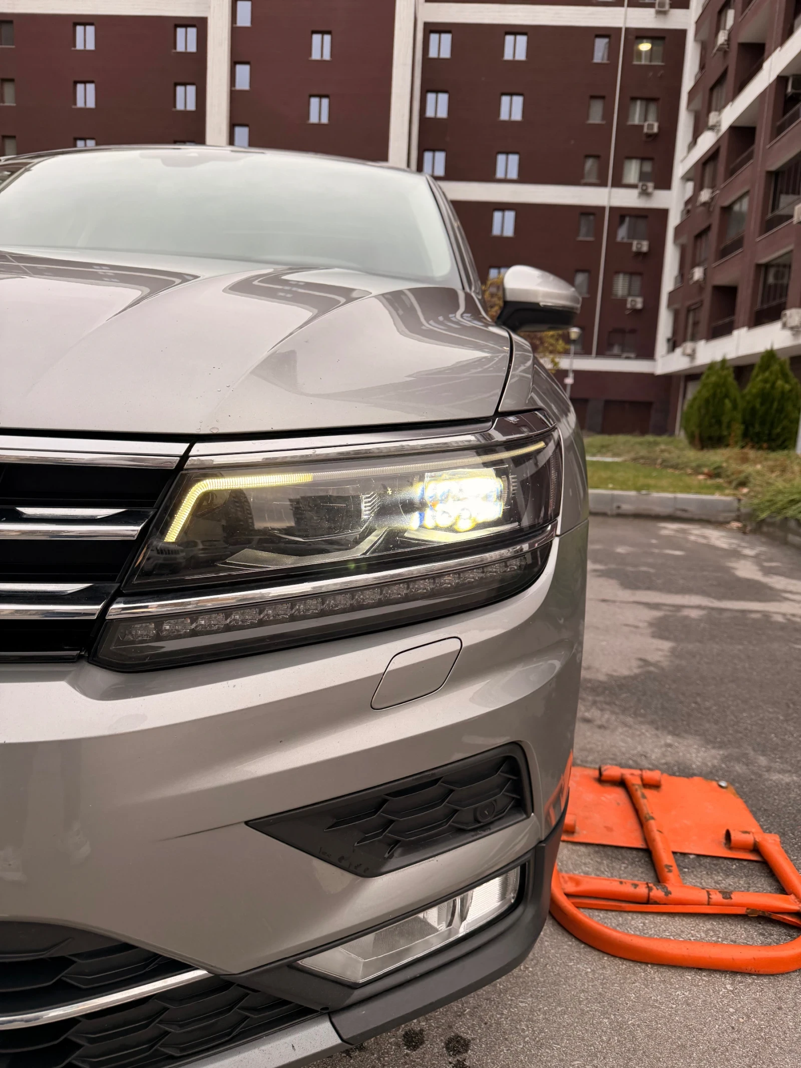 VW Tiguan 4Motion/LED/Pano/KeyGO/360/Assist - изображение 3