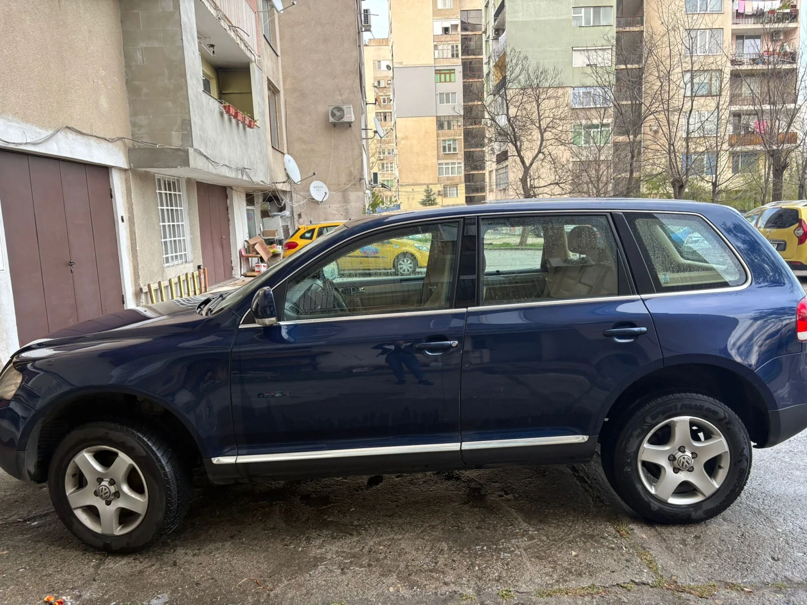 VW Touareg, снимка 3 - Автомобили и джипове - 54175491