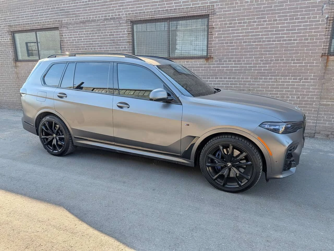 BMW X7 50I* ЛАЗЕРИ* ДИСТРОНИК* ОБДУХВАНЕ* H/K* PANO* , снимка 3 - Автомобили и джипове - 54185733