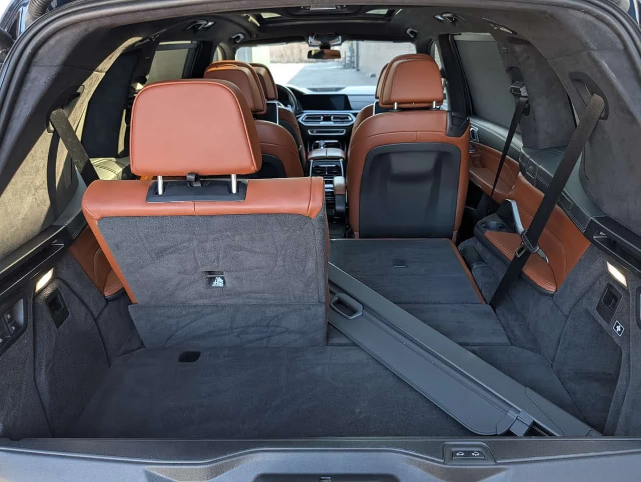 BMW X7 50I* ЛАЗЕРИ* ДИСТРОНИК* ОБДУХВАНЕ* H/K* PANO* , снимка 15 - Автомобили и джипове - 54185733