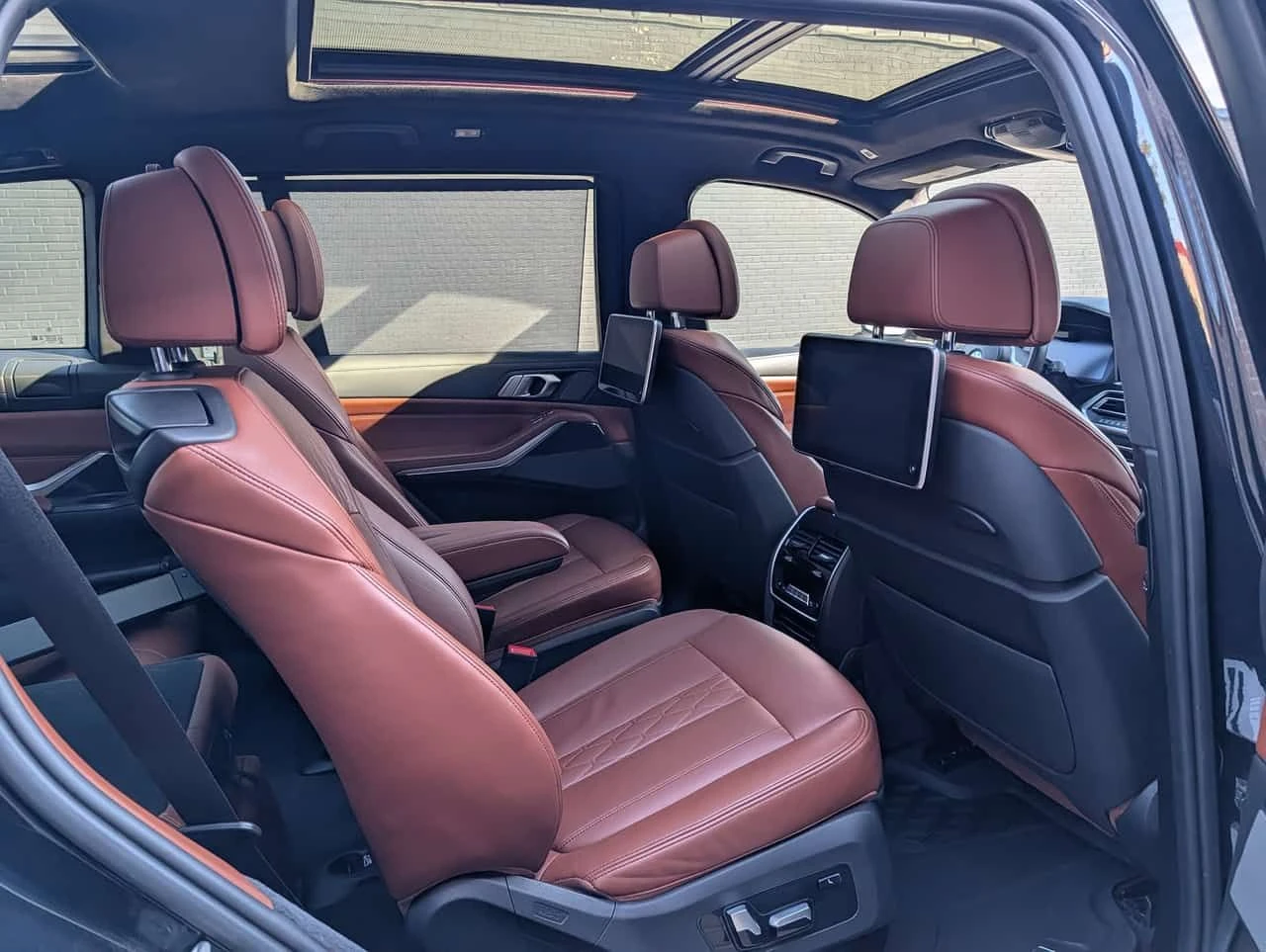 BMW X7 50I* ЛАЗЕРИ* ДИСТРОНИК* ОБДУХВАНЕ* H/K* PANO* , снимка 16 - Автомобили и джипове - 54185733