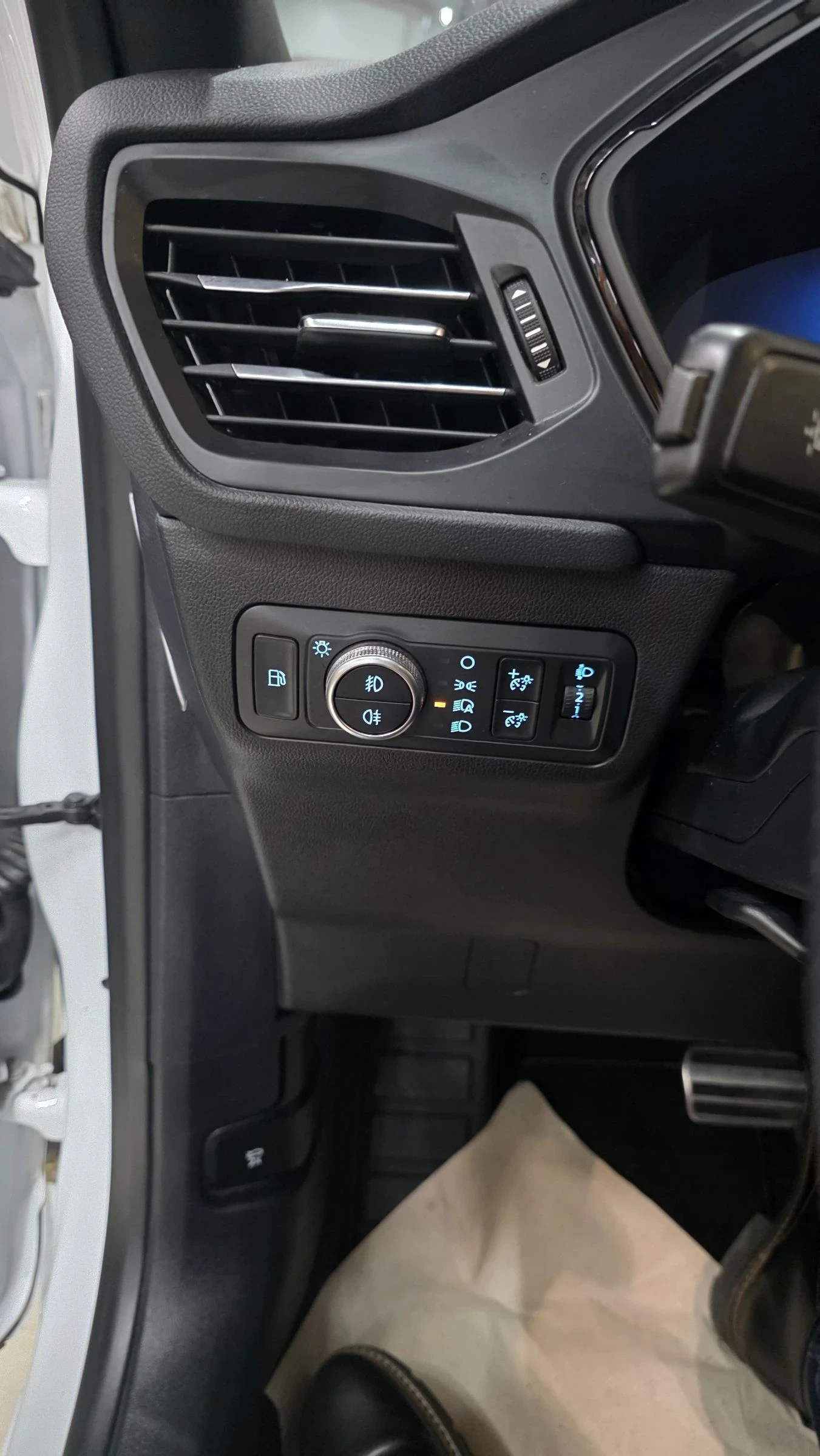 Ford Kuga III, снимка 6 - Автомобили и джипове - 54459259