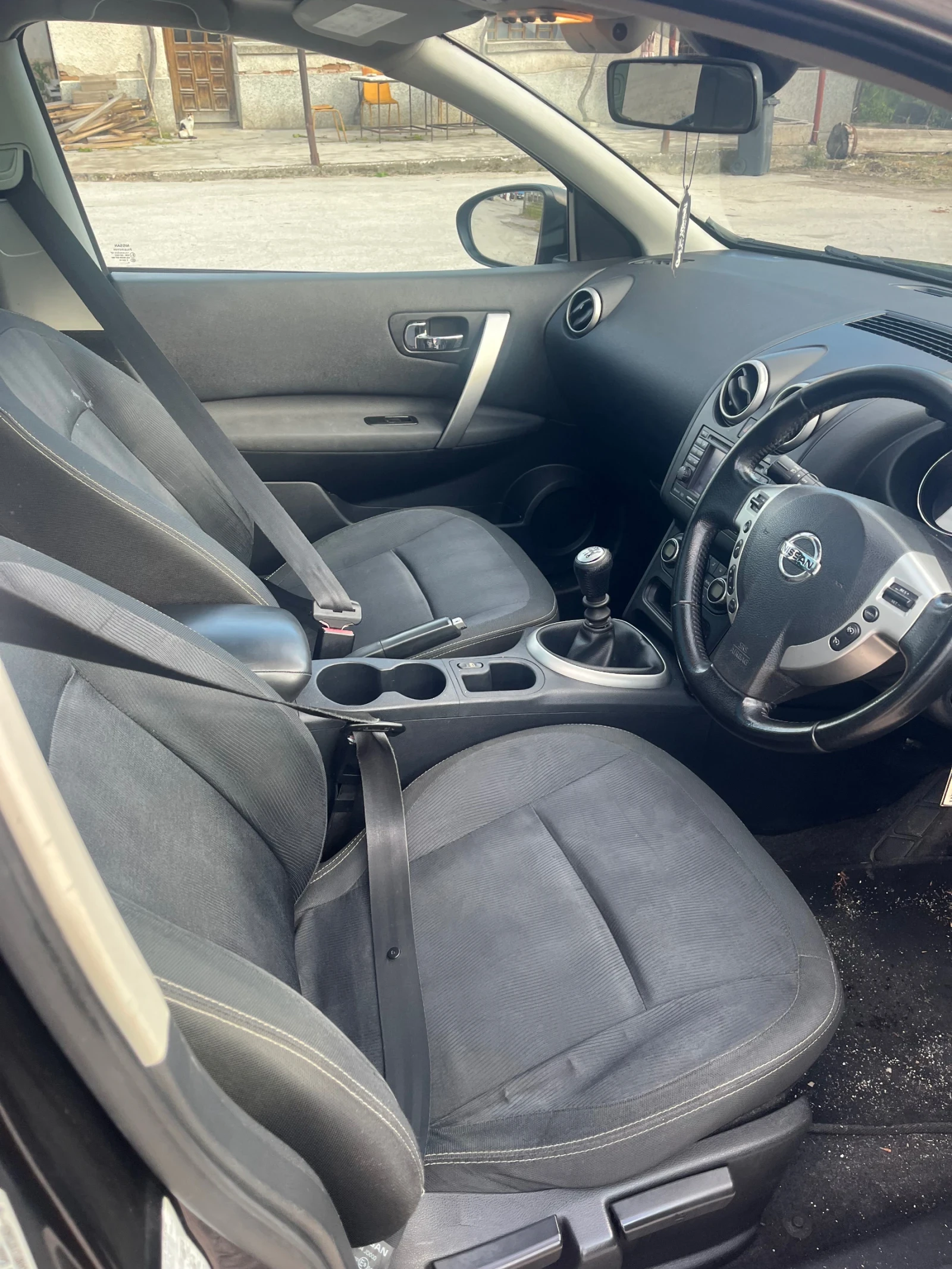 Nissan Qashqai, снимка 11 - Автомобили и джипове - 54588513