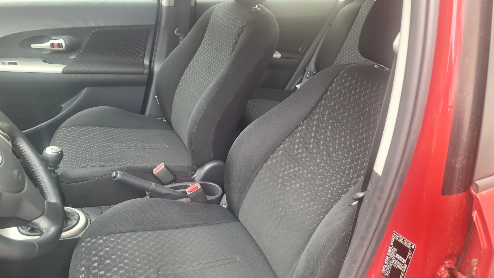 Toyota Urban Cruiser 1.4d 4x4, снимка 11 - Автомобили и джипове - 55735397