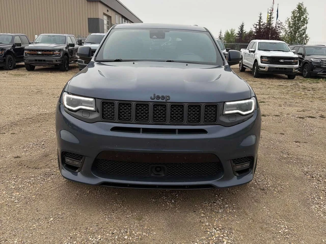 Jeep Grand cherokee  SRT / DISTRONIC /Harman Kardon / АВТОКРЕДИТ, снимка 6 - Автомобили и джипове - 55782403
