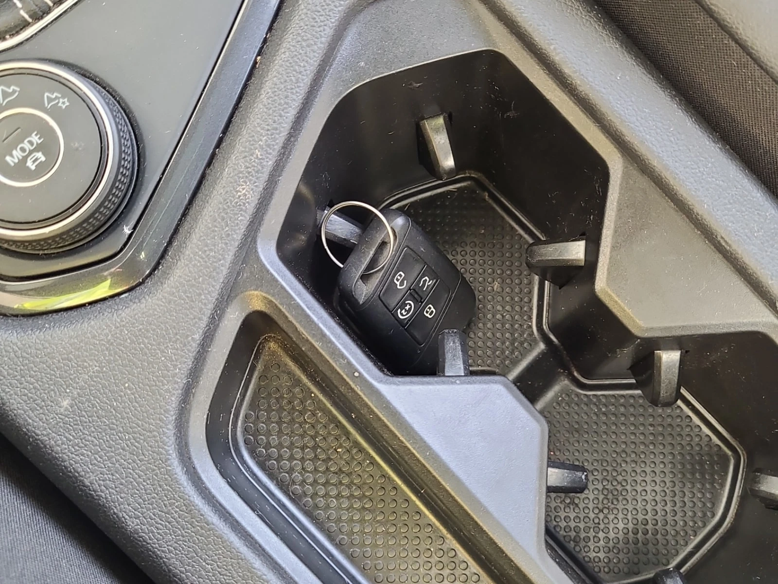 VW Tiguan / R LINE BLACK EDITION / ОПЦИЯ ЗА ФИНАНСИРАНЕ, снимка 8 - Автомобили и джипове - 56115111