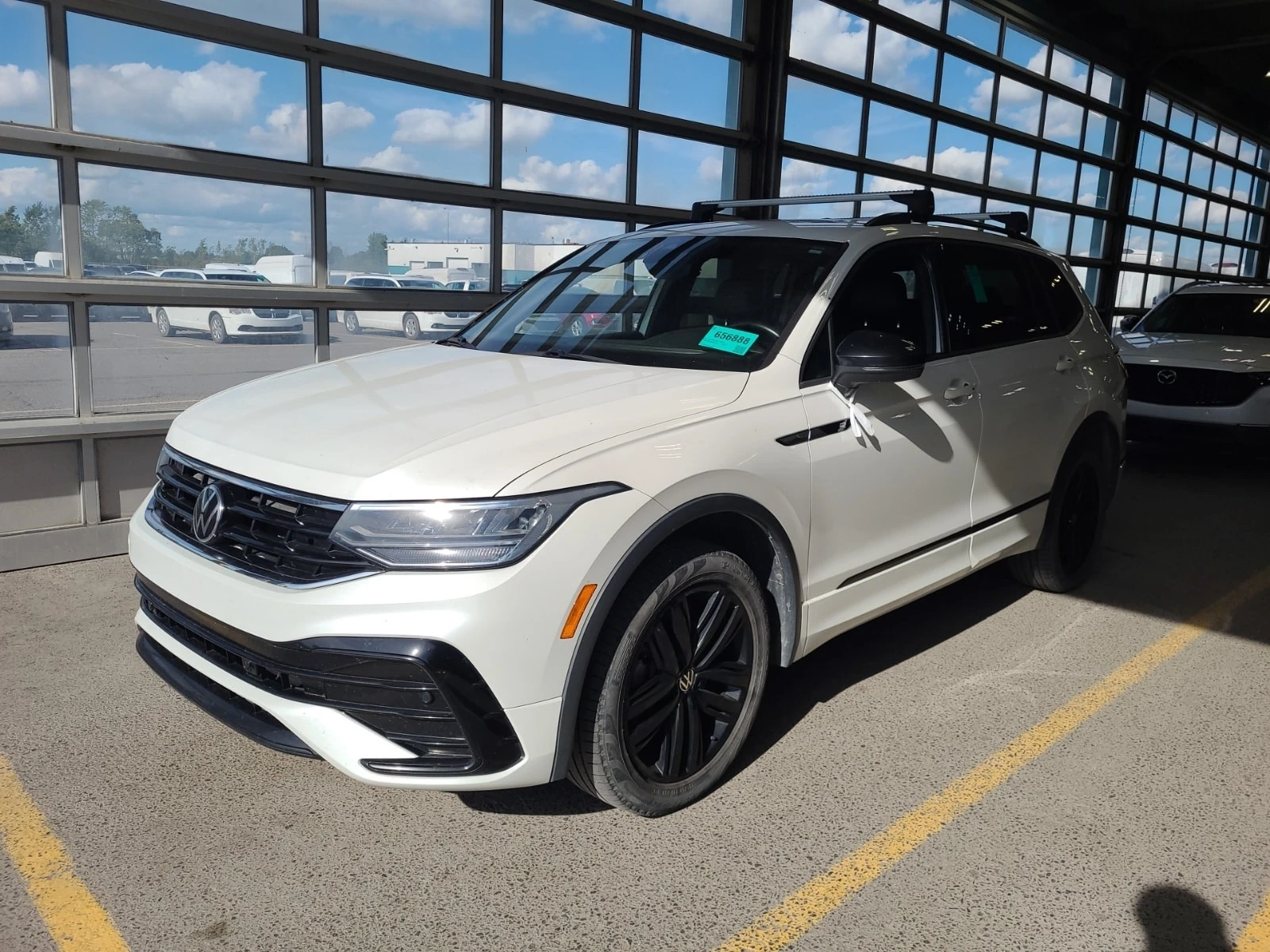 VW Tiguan / R LINE BLACK EDITION / ОПЦИЯ ЗА ФИНАНСИРАНЕ