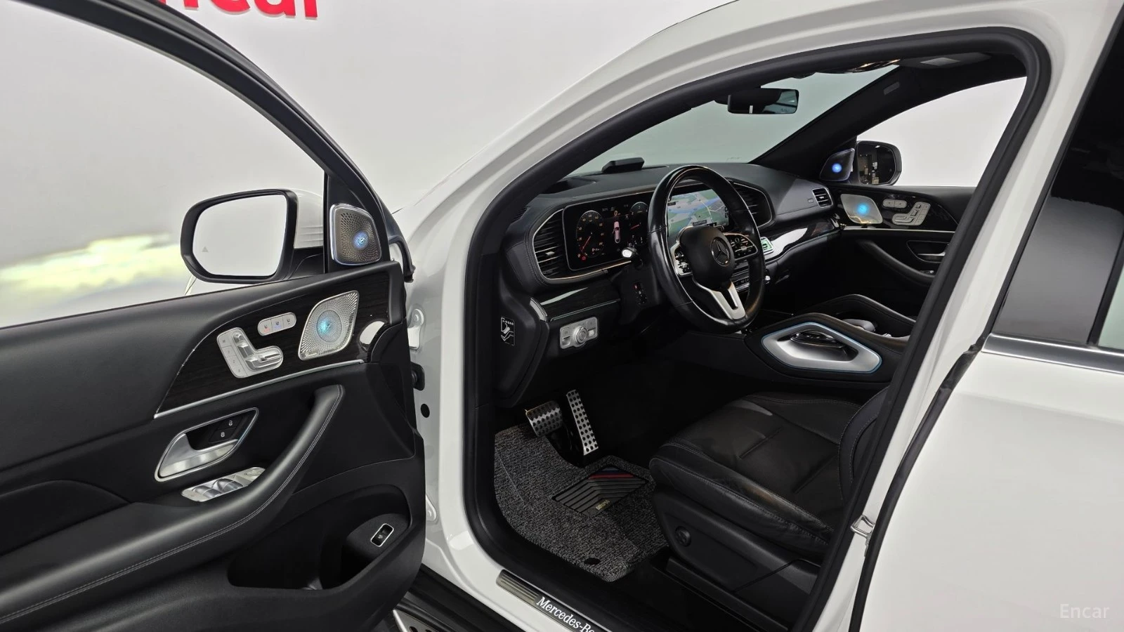 Mercedes-Benz GLE 400 BURMESTER| AIRMATIC| DISTRO| HUD| 360, снимка 8 - Автомобили и джипове - 56135663
