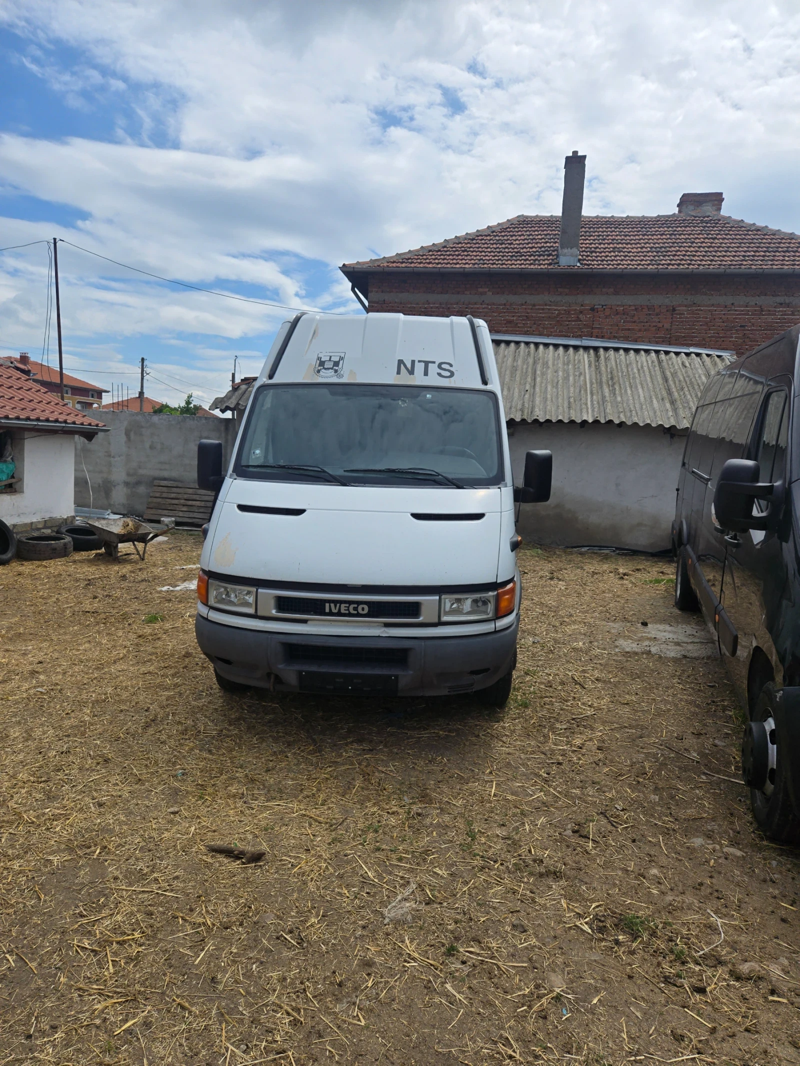 Iveco Daily 2, 8 50с13 с Б категориия М1, снимка 3 - Бусове и автобуси - 54483396