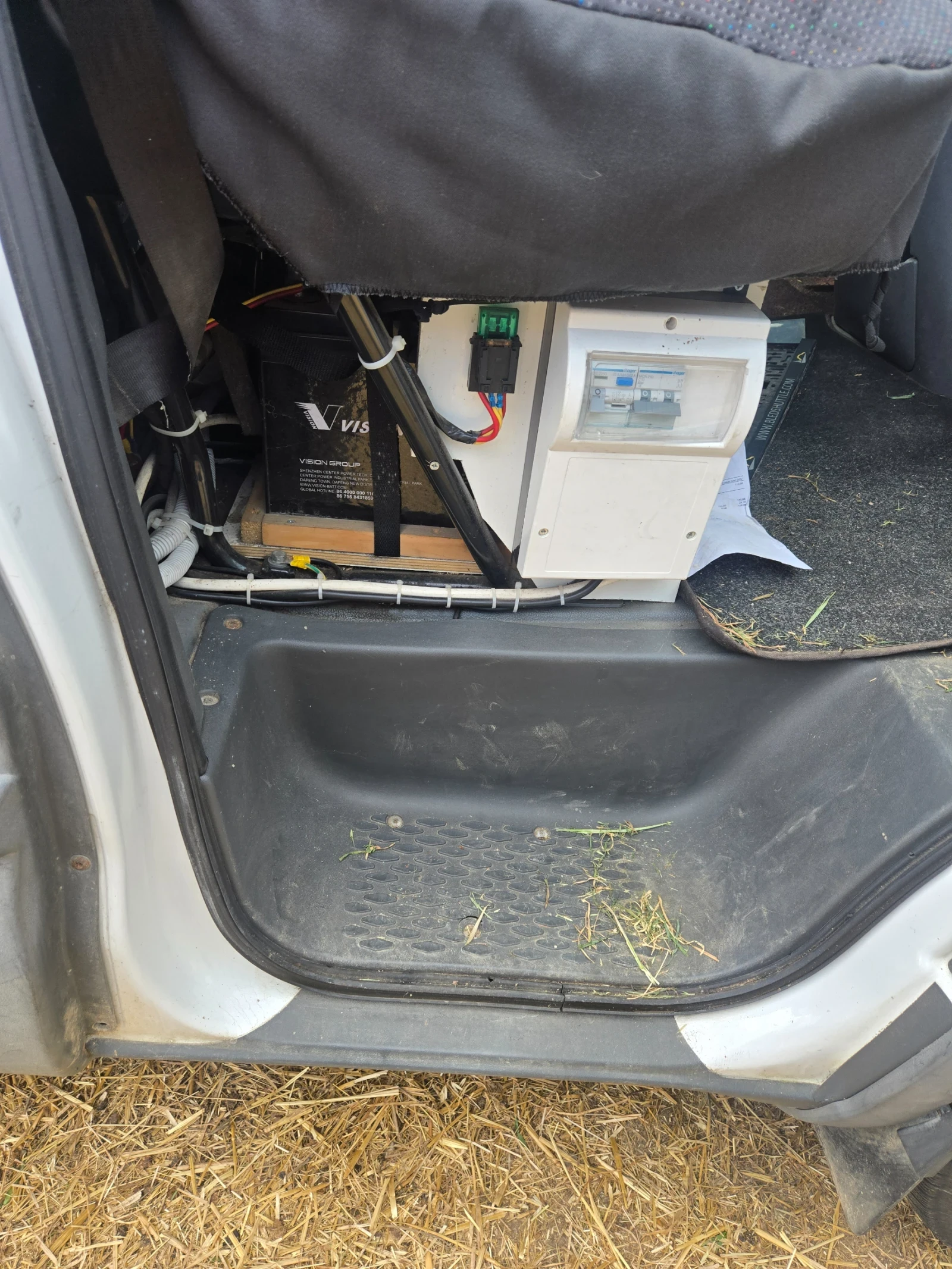 Iveco Daily 2, 8 50с13 с Б категориия М1, снимка 10 - Бусове и автобуси - 54483396
