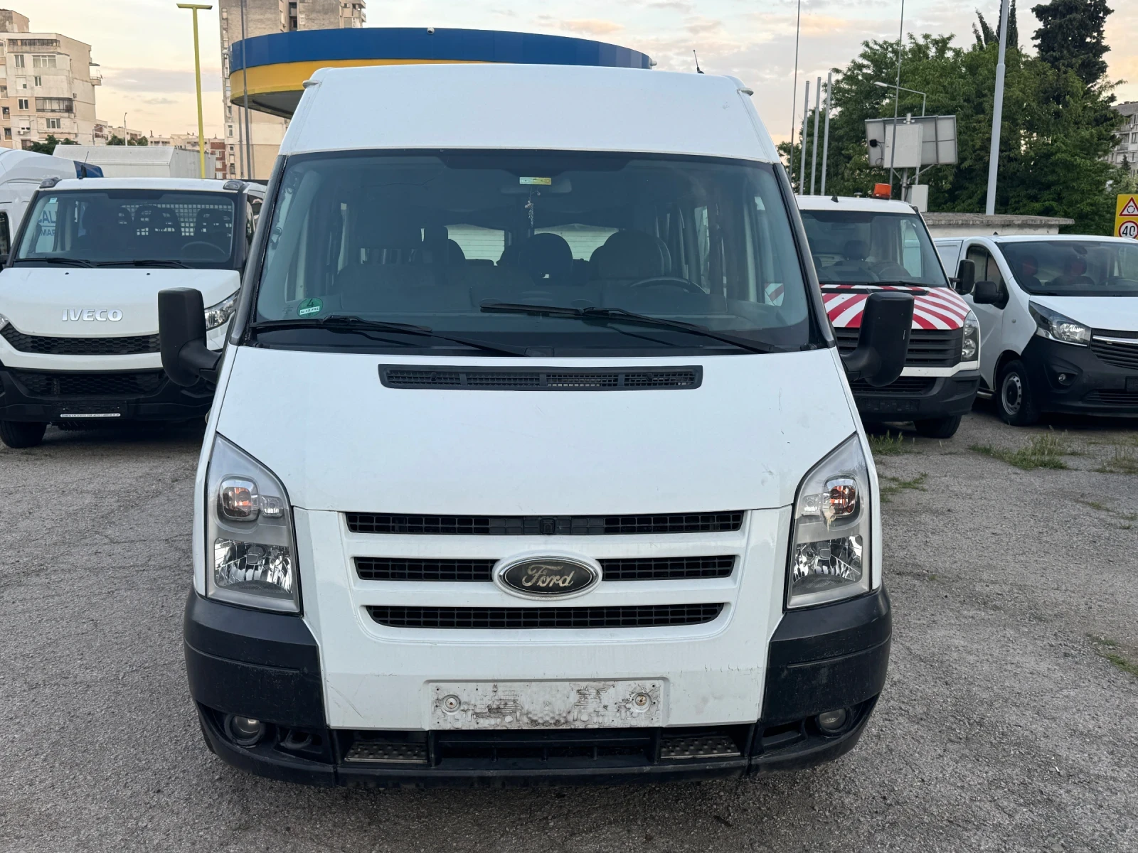 Ford Transit 9 места* Климатик* Maxi База, снимка 2 - Бусове и автобуси - 54635890