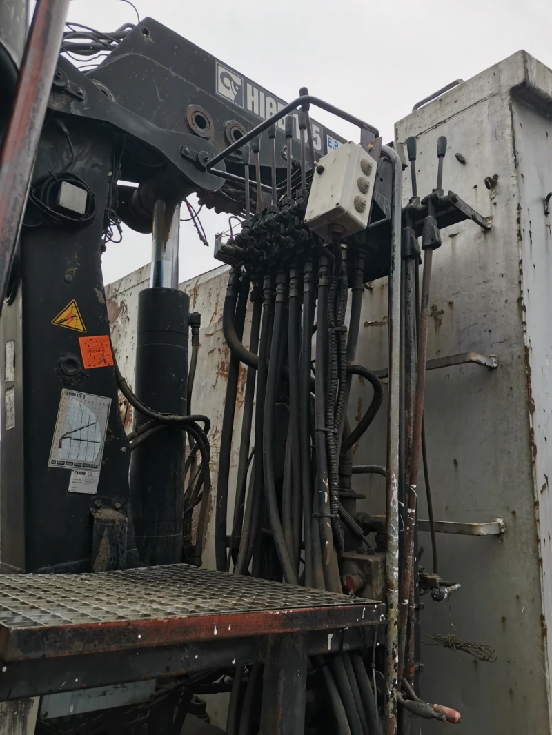 Volvo Fm 7 Самосвал 37м3 с кран, снимка 7 - Камиони - 53025586