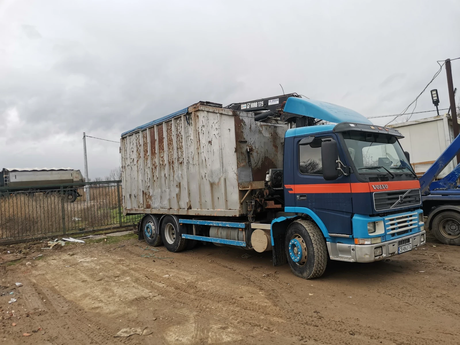 Volvo Fm 7 Самосвал 37м3 с кран, снимка 1