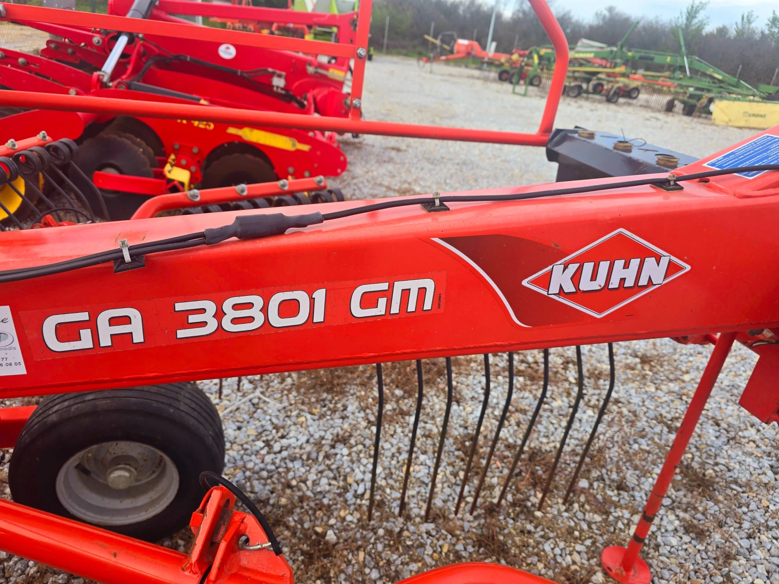 Сенообръщачка KUHN GA 3801 GM - изображение 5