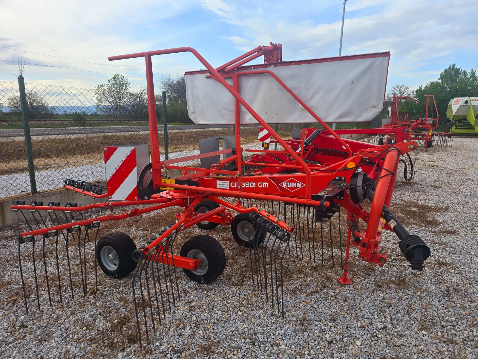 Сенообръщачка KUHN GA 3801 GM - изображение 9