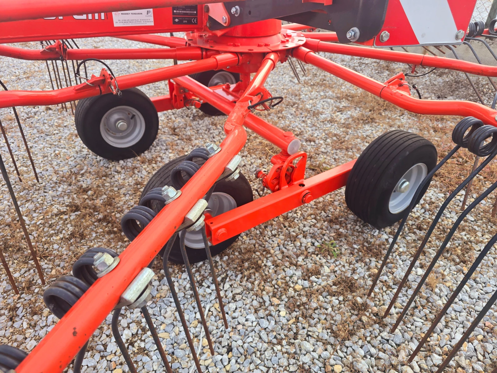 Сенообръщачка KUHN GA 3801 GM - изображение 7