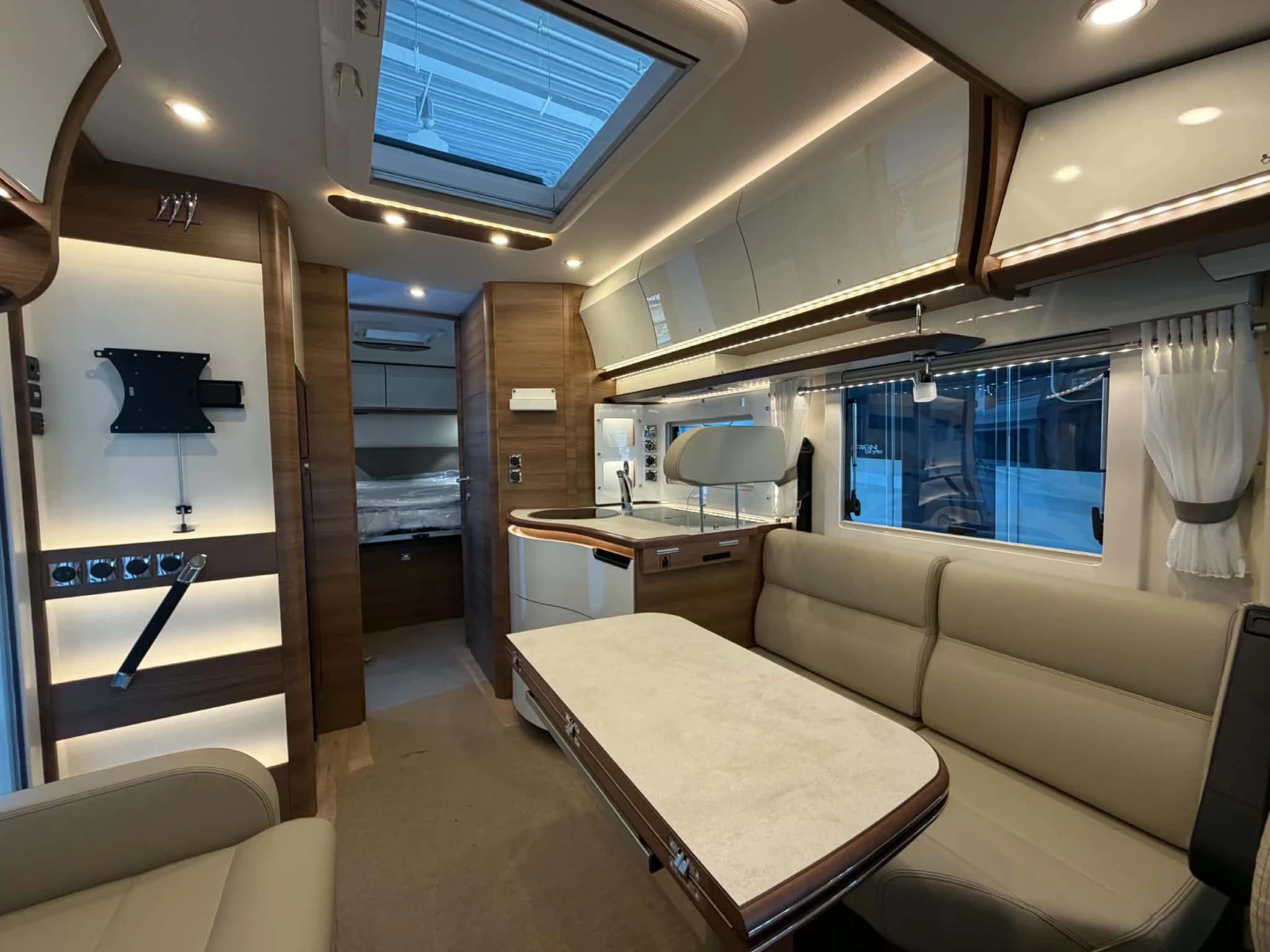 ������ Rapido i96 180�.�. ��8 ALDE | Mobile.bg � ����������� 4