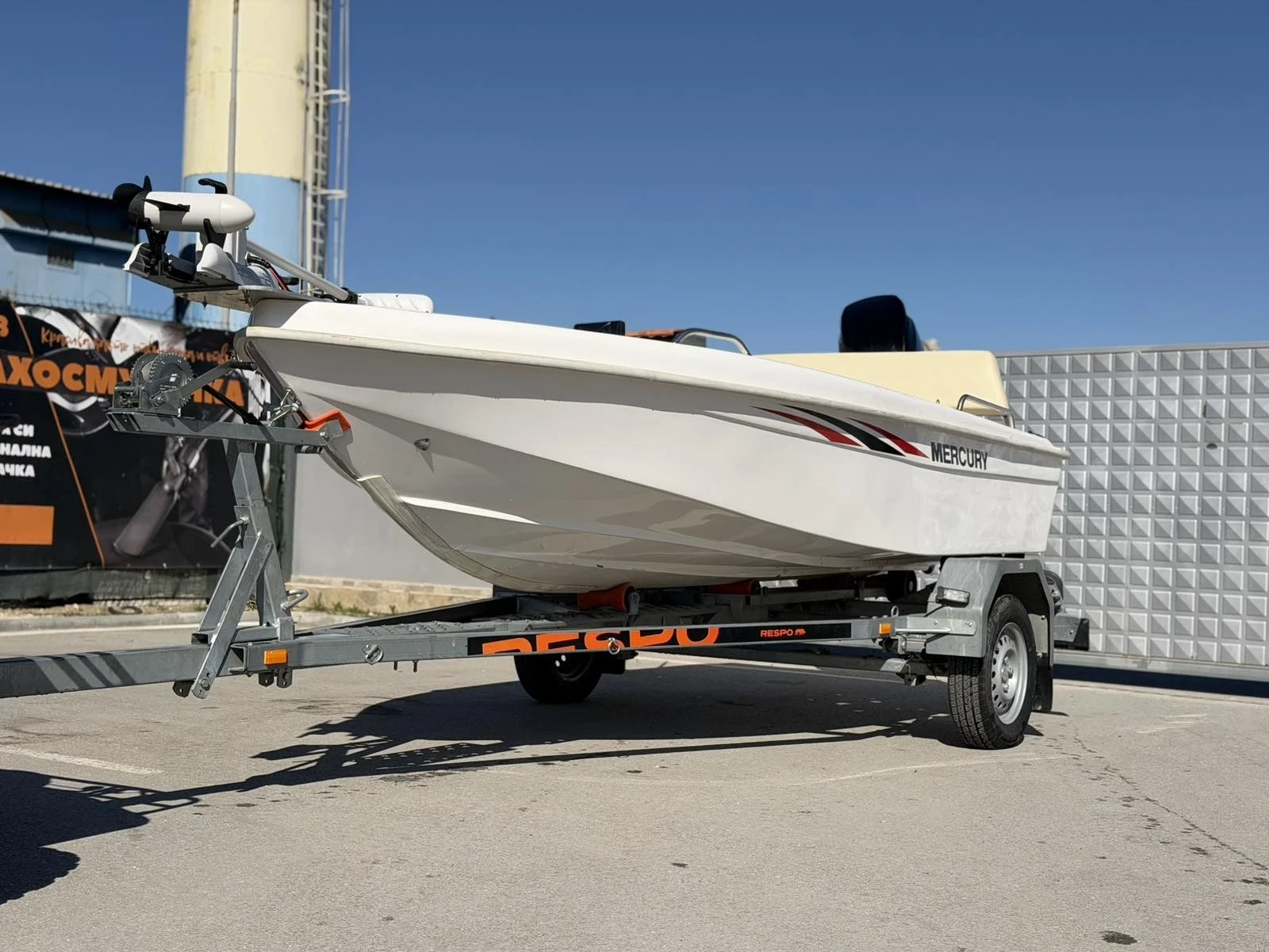 Лодка Hammermeister Мотор-Mercury 40!Неразличима от нова!405см на 185!